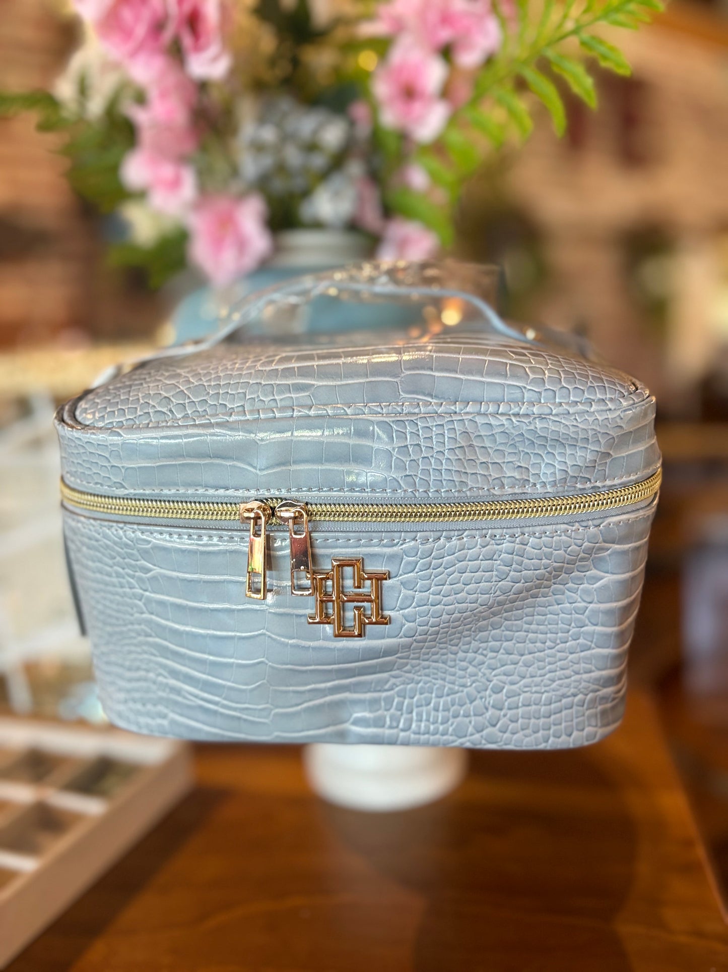Hampton Train Case (Baby Blue)