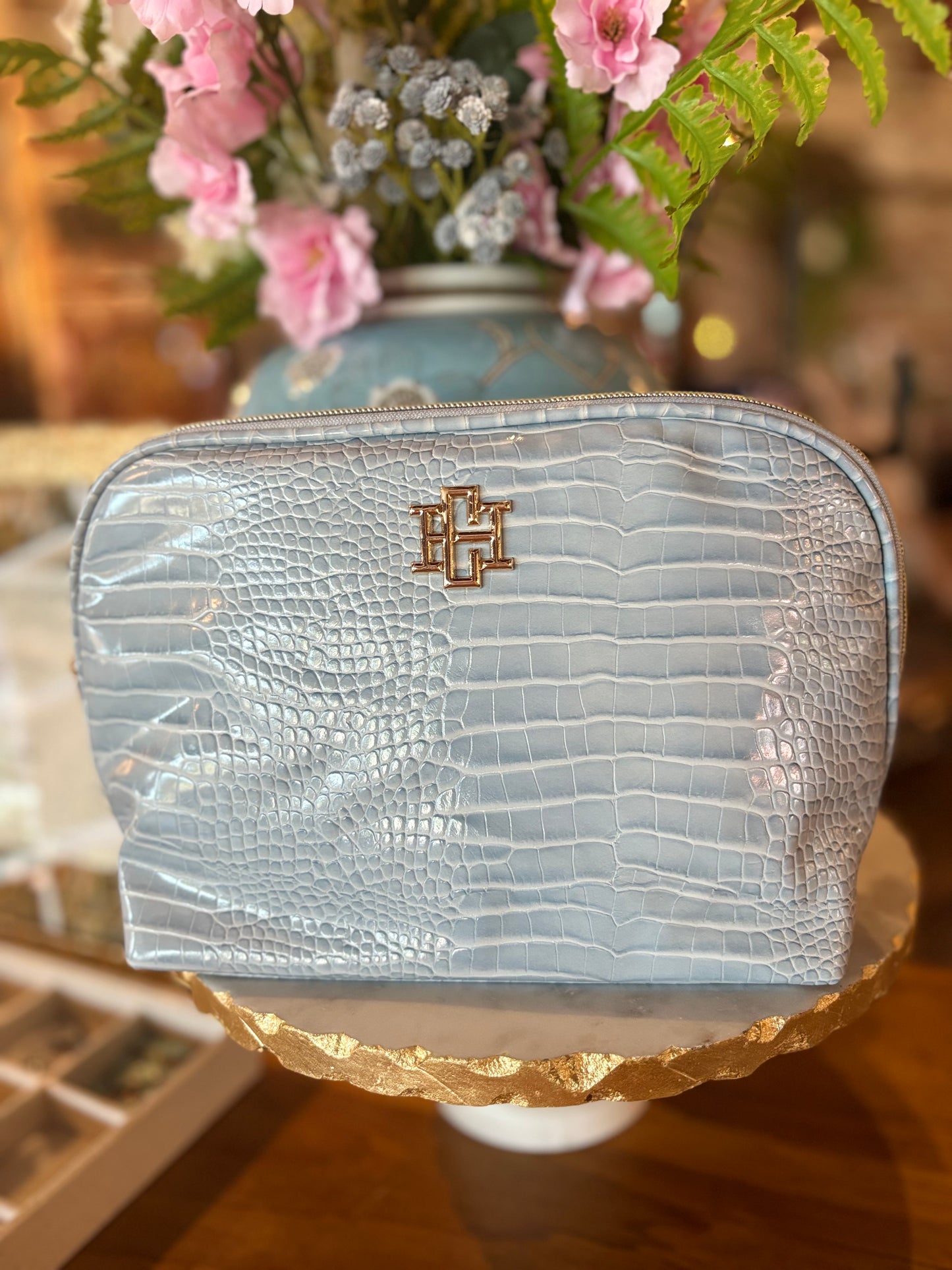 Capri Large Pouch Champagne Pop (Light Blue)