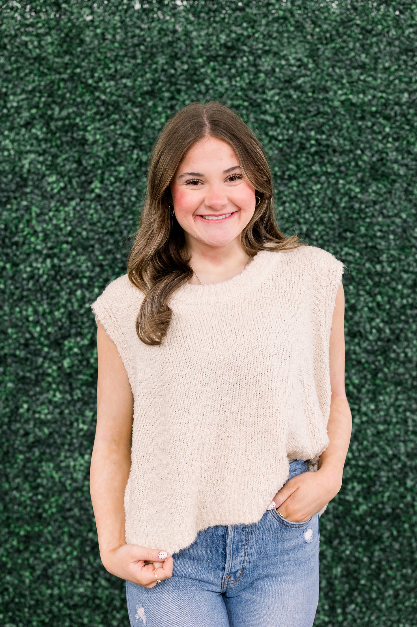 Leanne Sleeveless Round Neck Top (Cream)