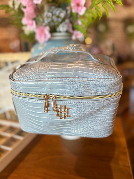 Hampton Train Case (Baby Blue)