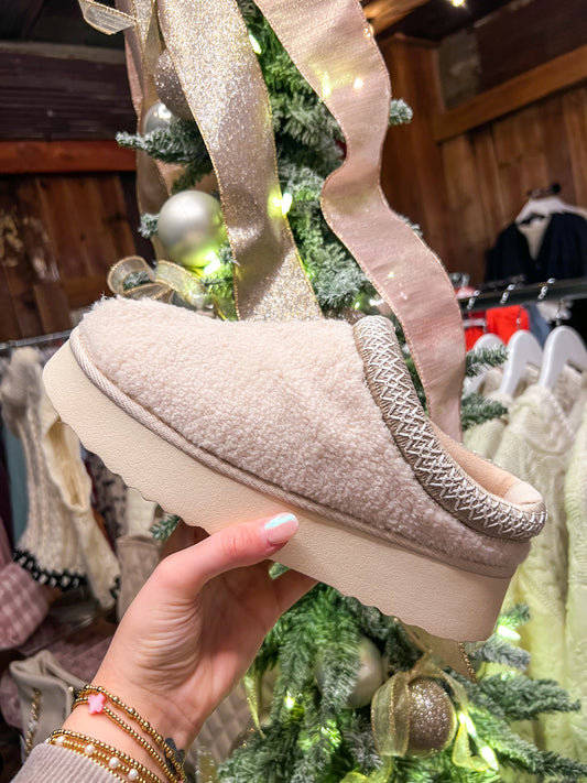 Diane Slippers (Beige)